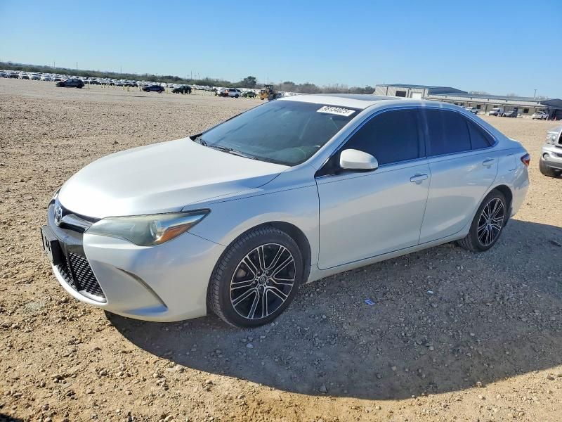 2016 Toyota Camry le