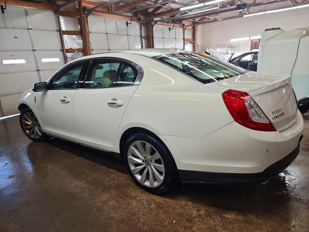 2013 Lincoln Townhouse MKS