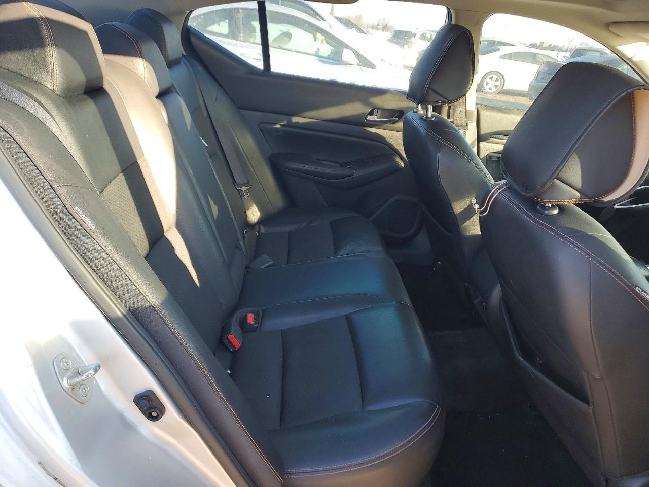 2019 Niss Altima 2.5 sr