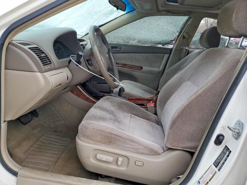 2004 Toyota Camry le