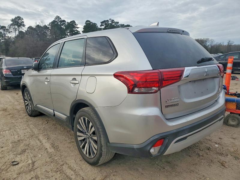 2019 Mitsubishi Outlander es