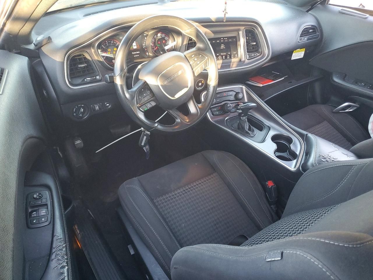 2018 Dodge Challenger sxt