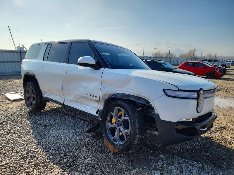 2024 Rivian R1S Adventure