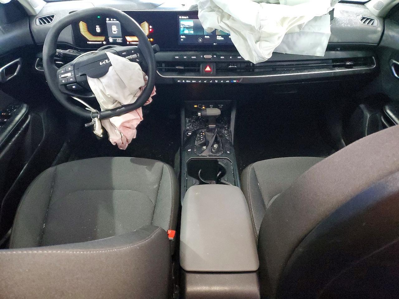 2025 KIA K4 lx