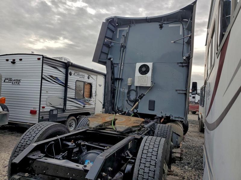 2025 Kenworth T680 Semi Truck