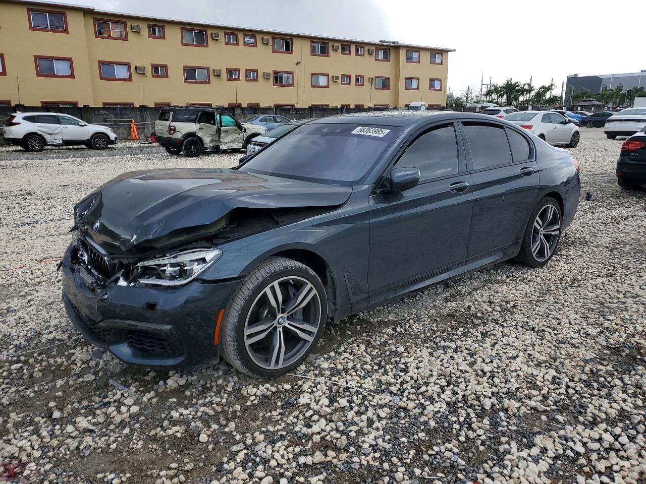2016 BMW 750 xi