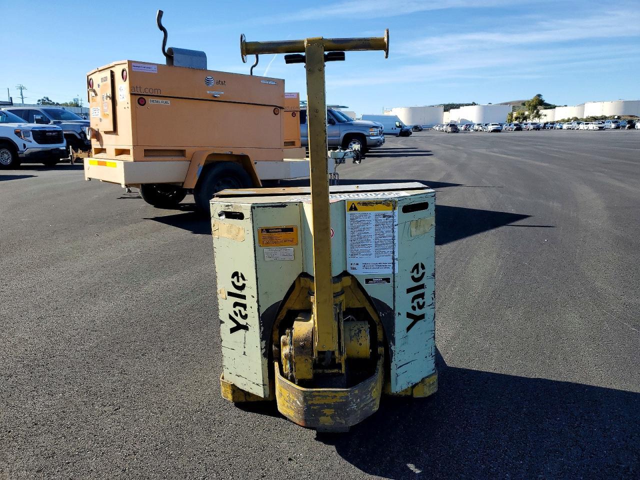 1999 Yale Pallet Jack
