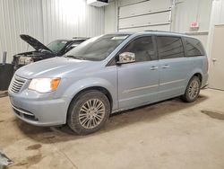Chrysler Vehiculos salvage en venta: 2013 Chrysler Town & Country Touring l