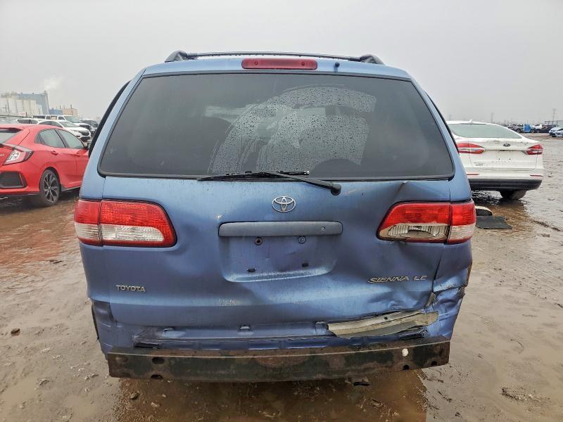2002 Toyota Sienna le