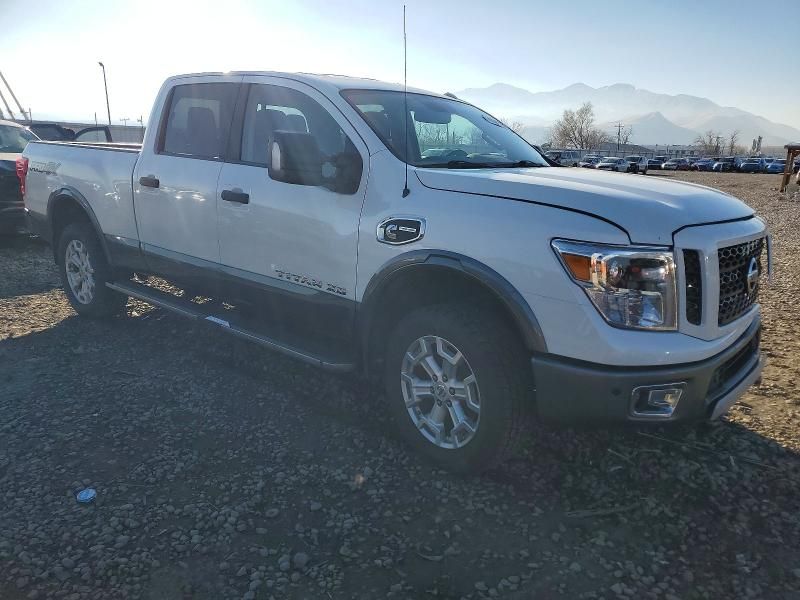 2017 Nissan Titan xd sl