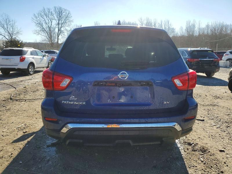 2020 Nissan Pathfinder sv