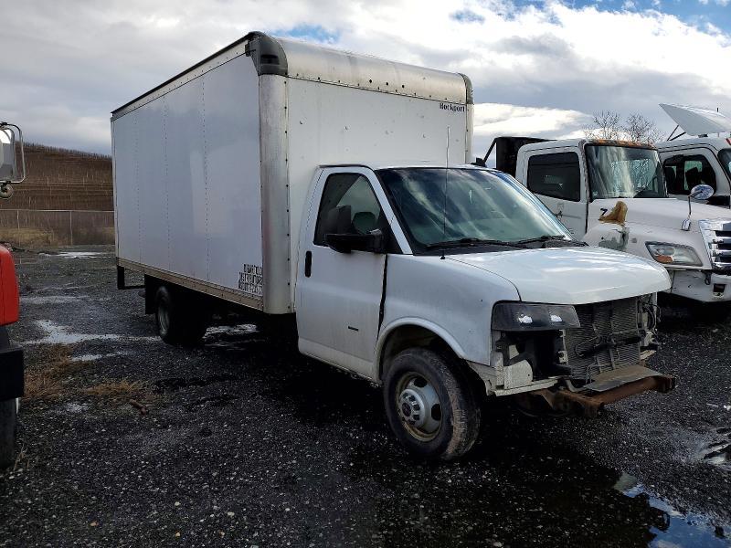 2018 GMC Savana box Truck