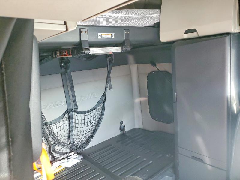 2019 Freightliner Cascadia 126 Semi Truck