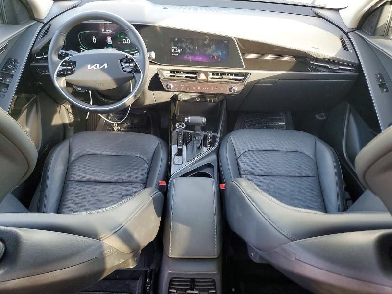 2023 KIA Niro sx