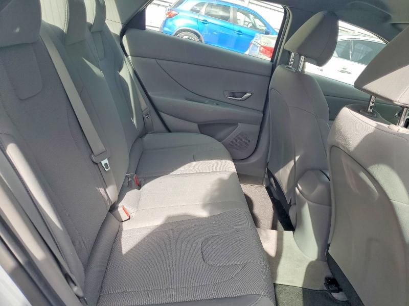 2021 Hyundai Elantra se