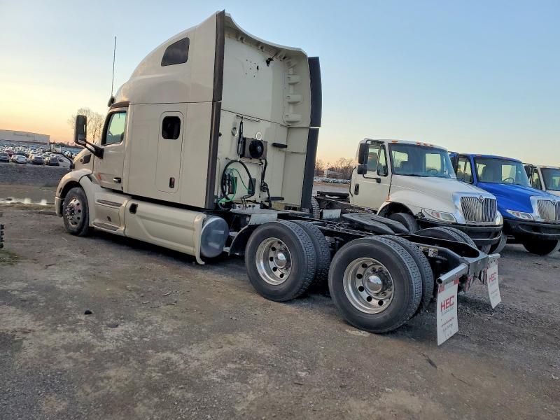 2021 Peterbilt 579 Semi Truck