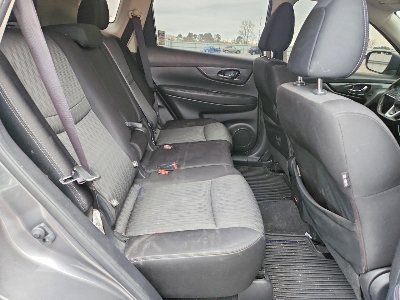 2020 Nissan Rogue s