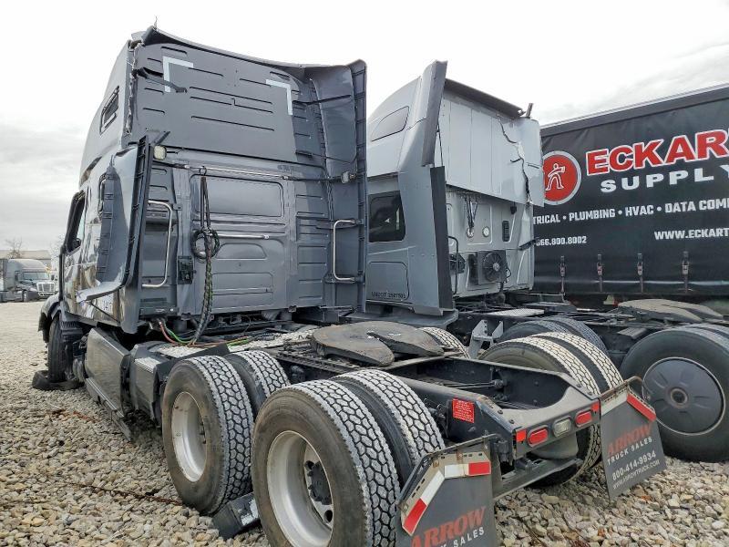 2020 Volvo VNL Semi Truck