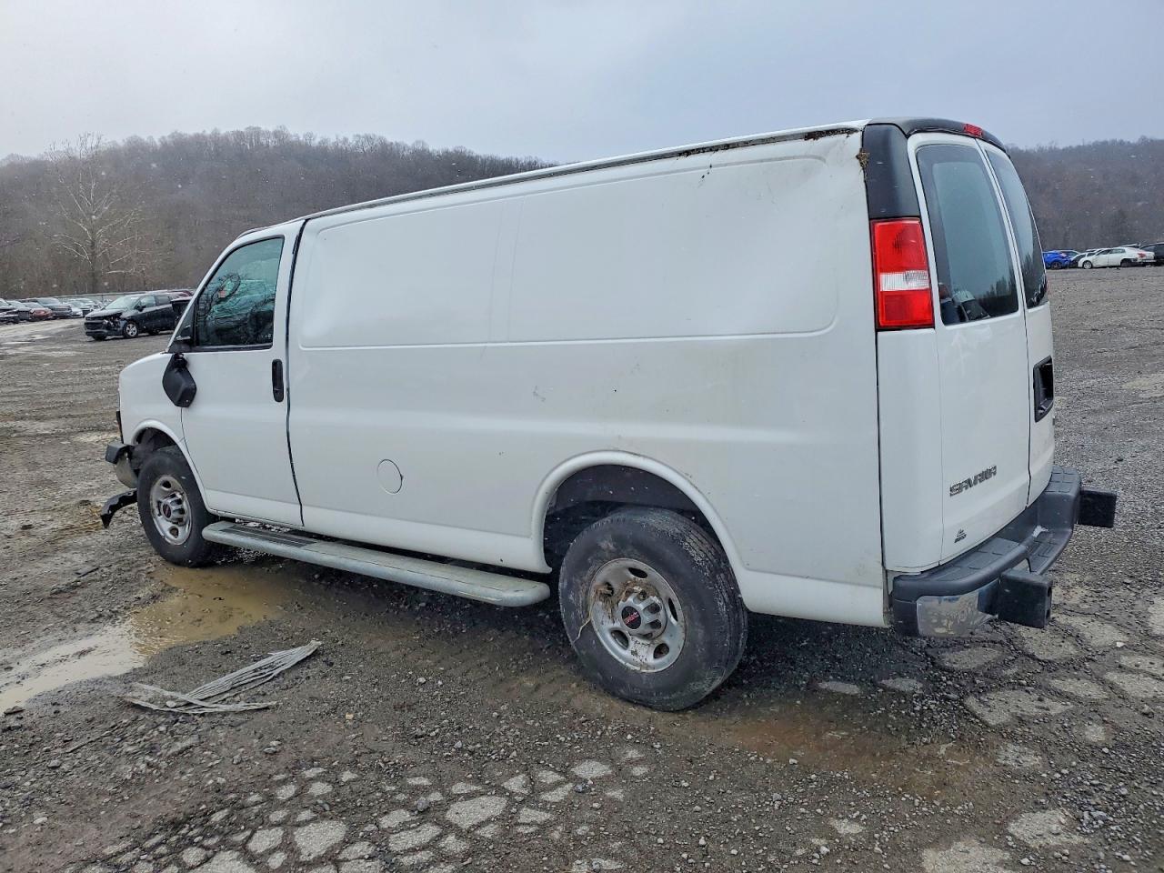 2022 GMC Savana G2500 Delivery Van
