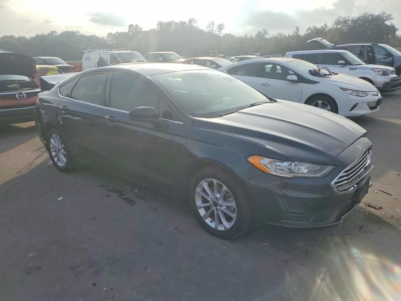 2020 Ford Fusion se