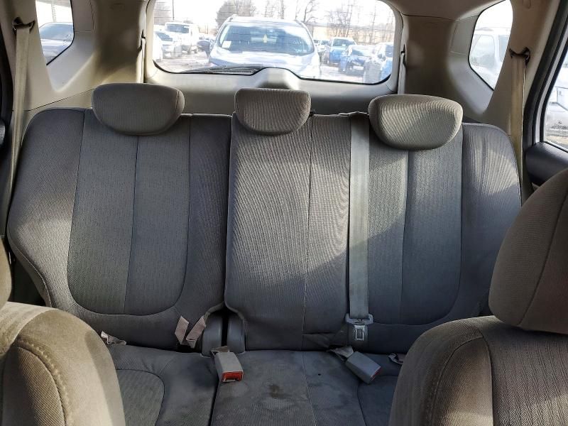 2009 KIA Rondo Base