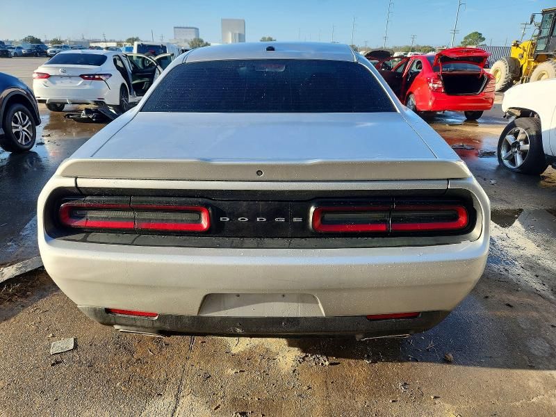 2020 Dodge Challenger sxt