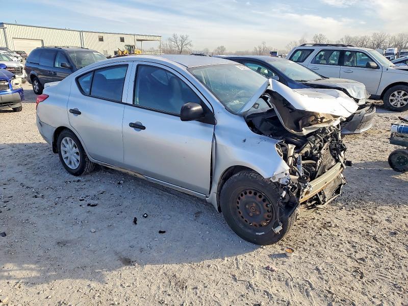 2013 Nissan Versa s