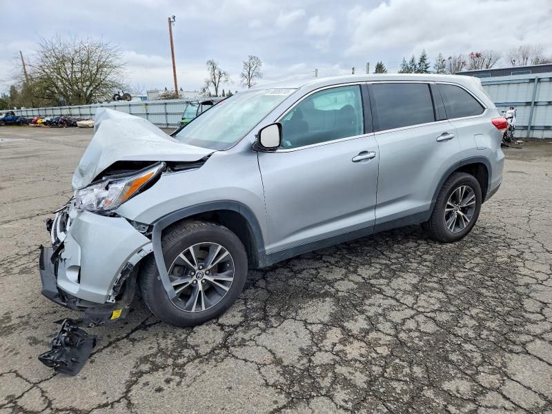 2019 Toyota Highlander le
