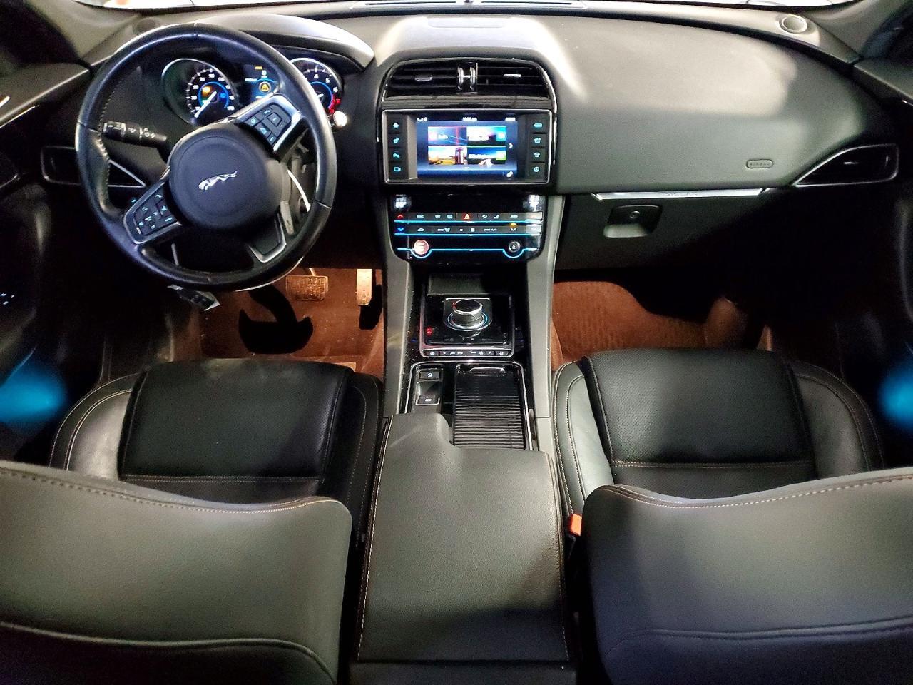 2018 Jaguar F-pace Prestige