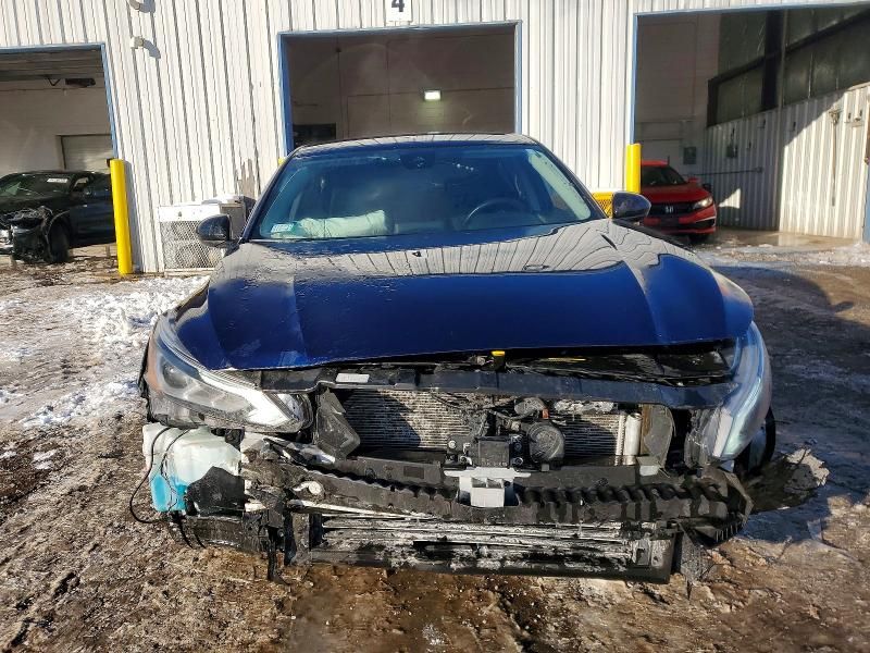 2021 Nissan Altima sr