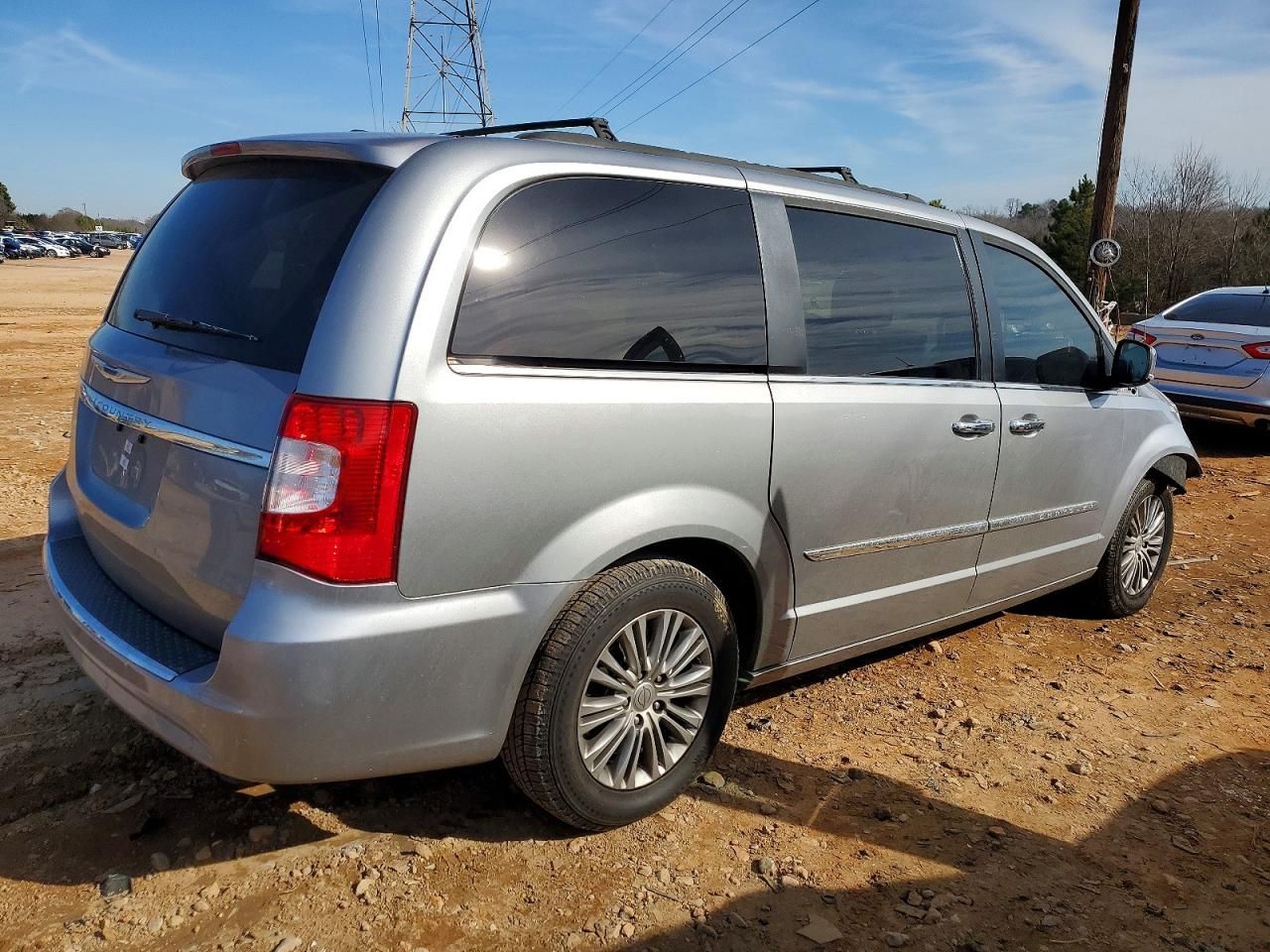 2016 Chrysler Town & Country Touring l