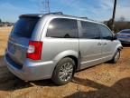 2016 Chrysler Town & Country Touring l