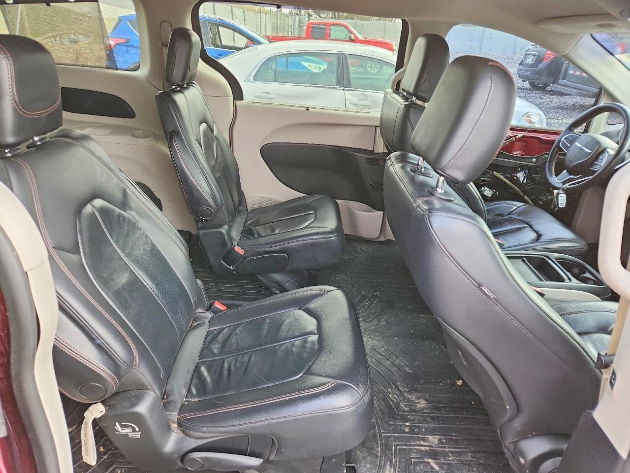 2017 Chrysler Pacifica Touring l