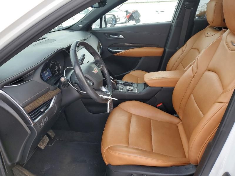 2022 Cadillac XT4 Premium Luxury