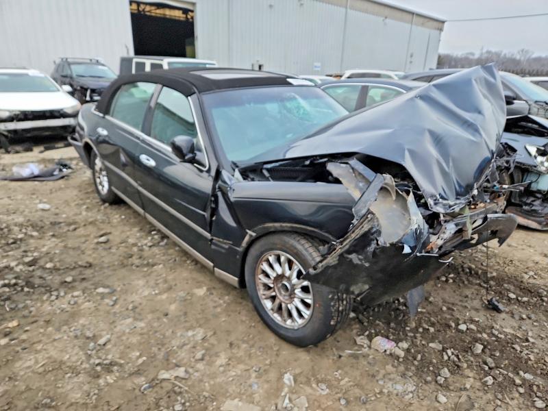 2002 Lincoln Town car Signature
