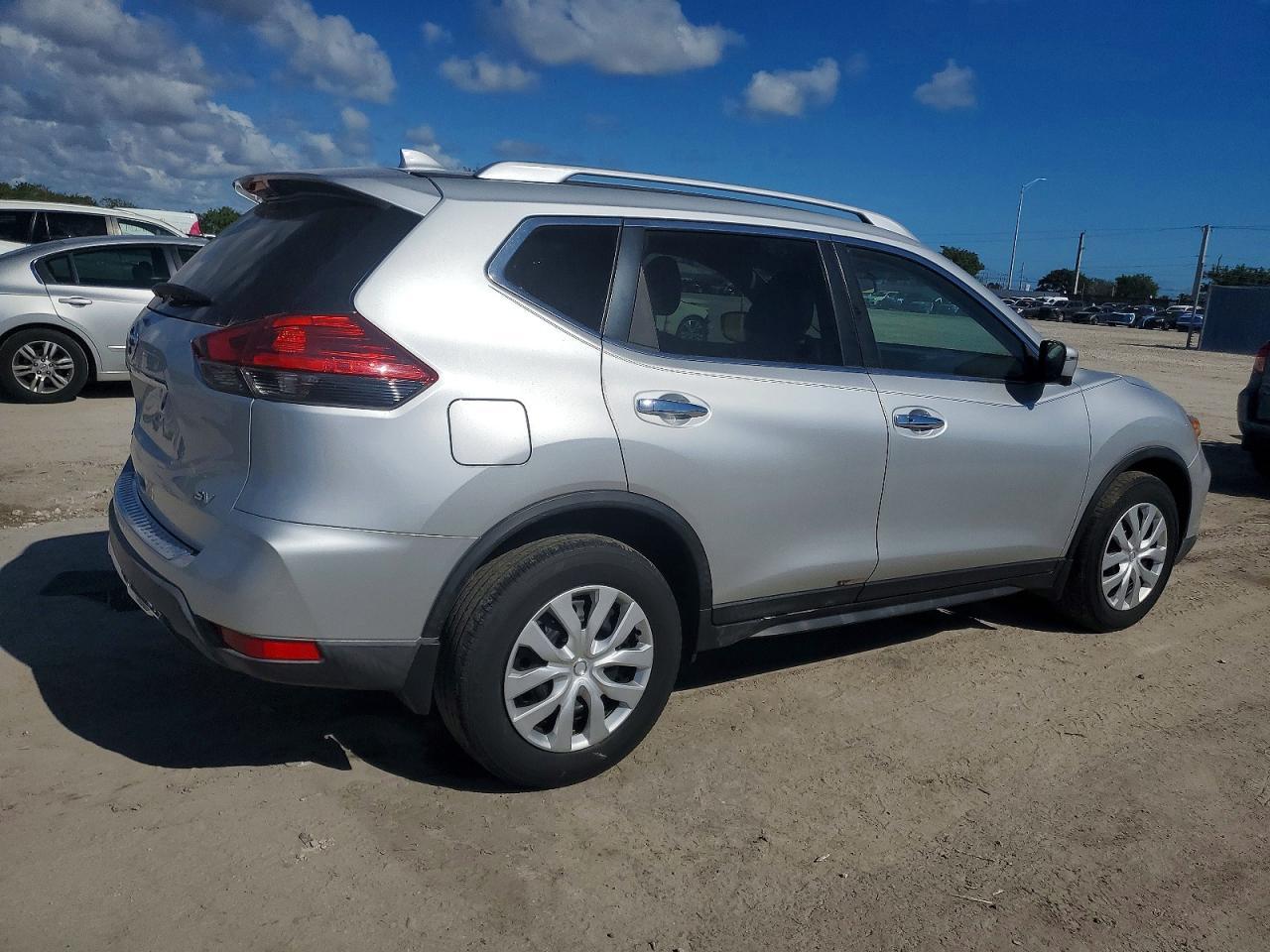 2017 Nissan Rogue s