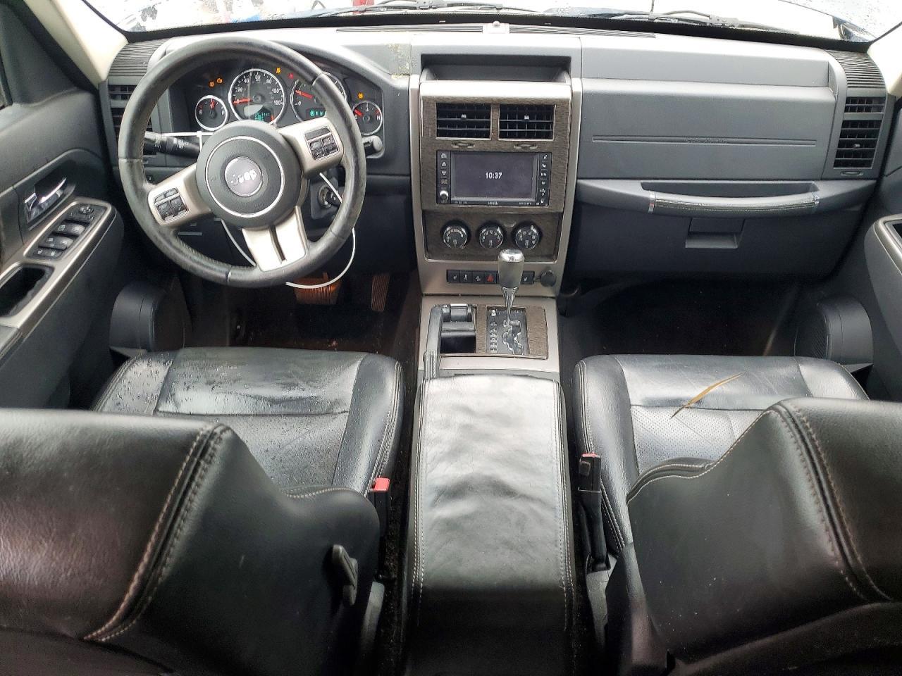 2012 Jeep Liberty jet