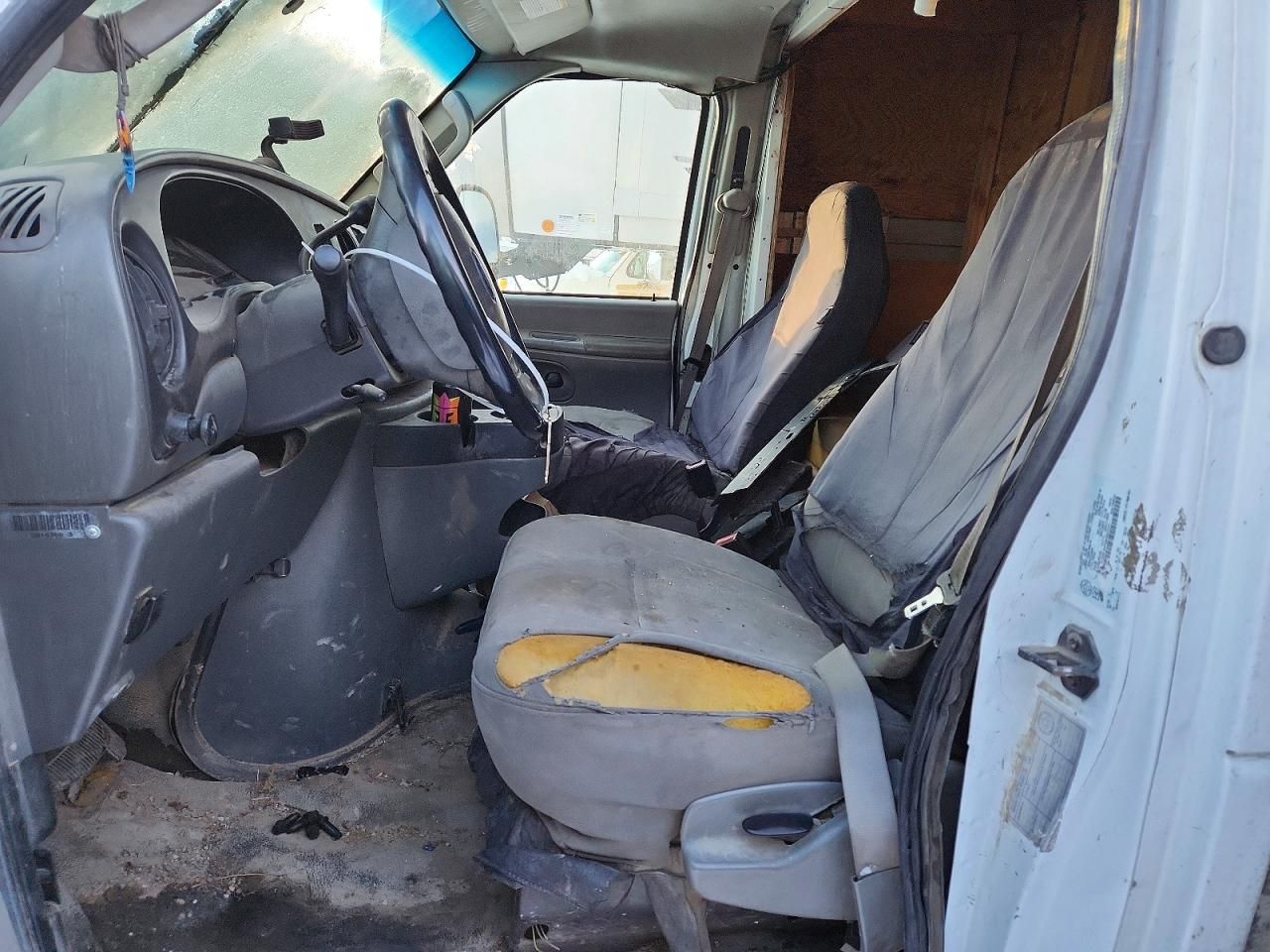 2008 Ford E350 BOX Truck