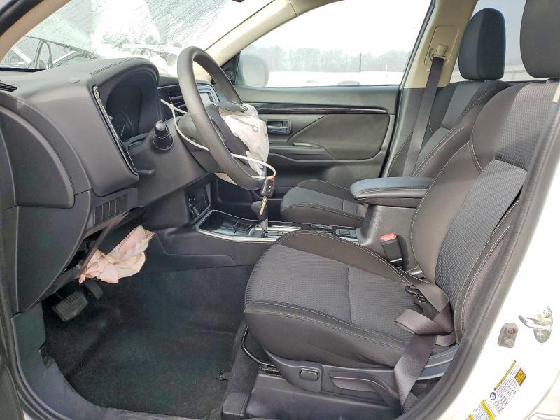 2020 Mitsubishi Outlander es