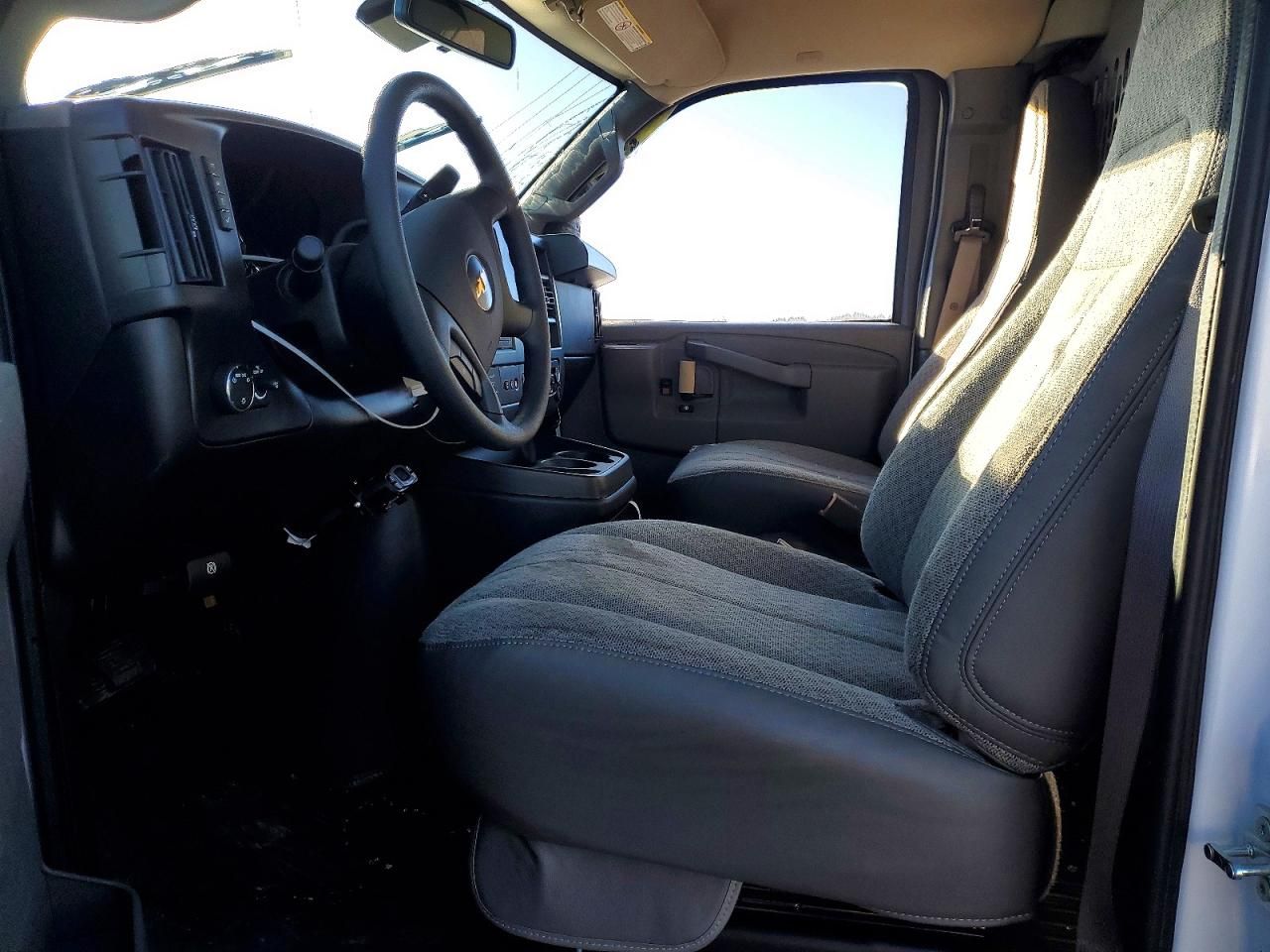 2025 Chevrolet Express G2500 Utility / Service Van