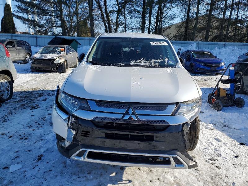 2019 Mitsubishi Outlander es