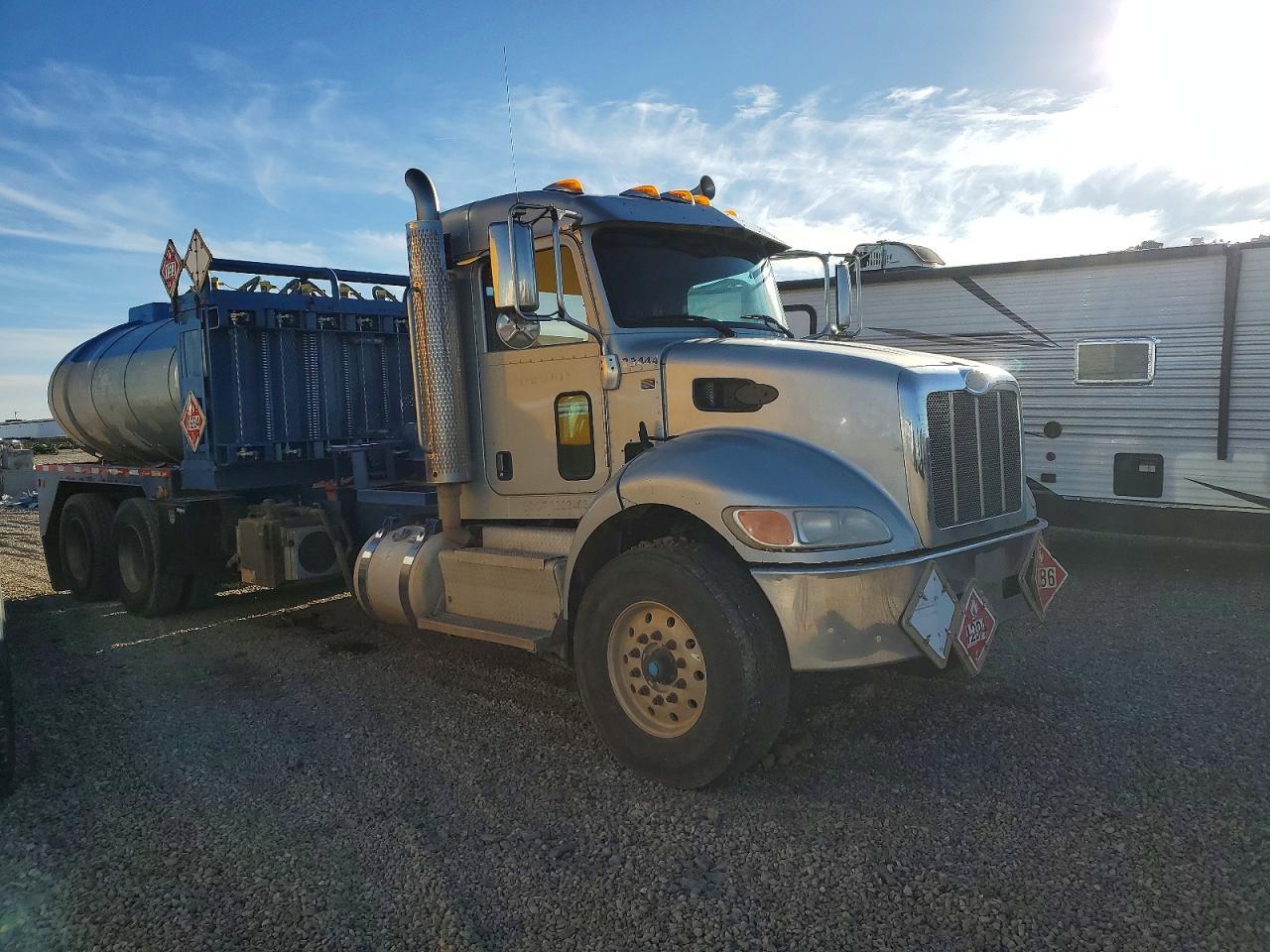 2015 Peterbilt 348 Vacuum Truck