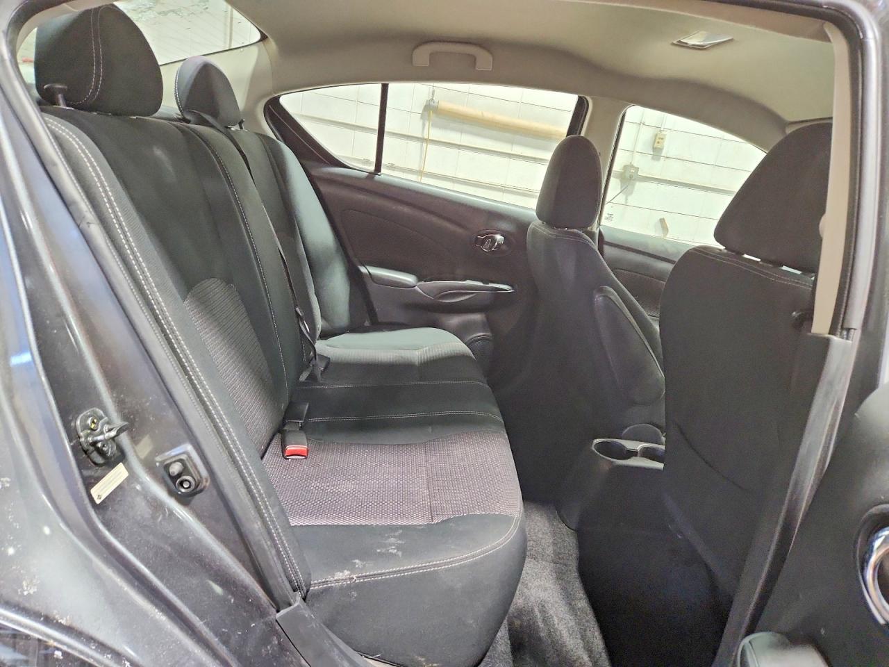 2018 Nissan Versa sv