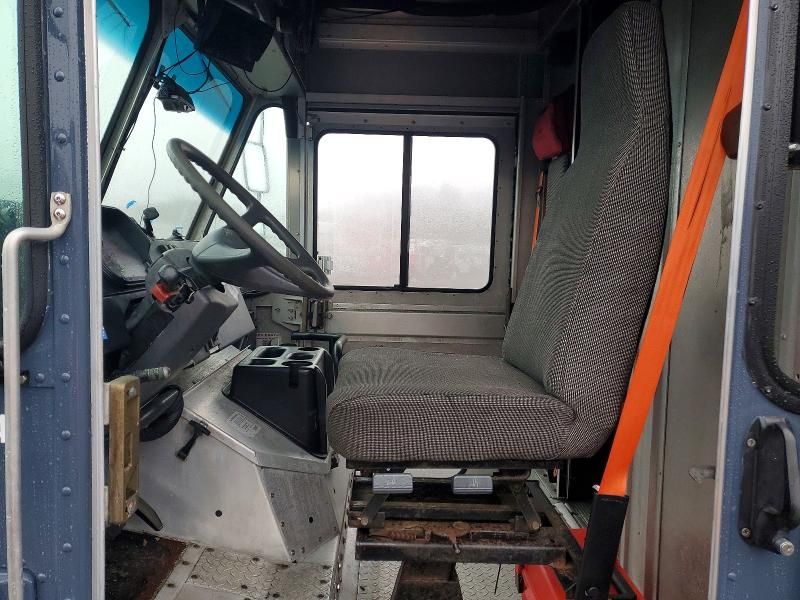 2020 Freightliner Chassis m Line Walk-in van