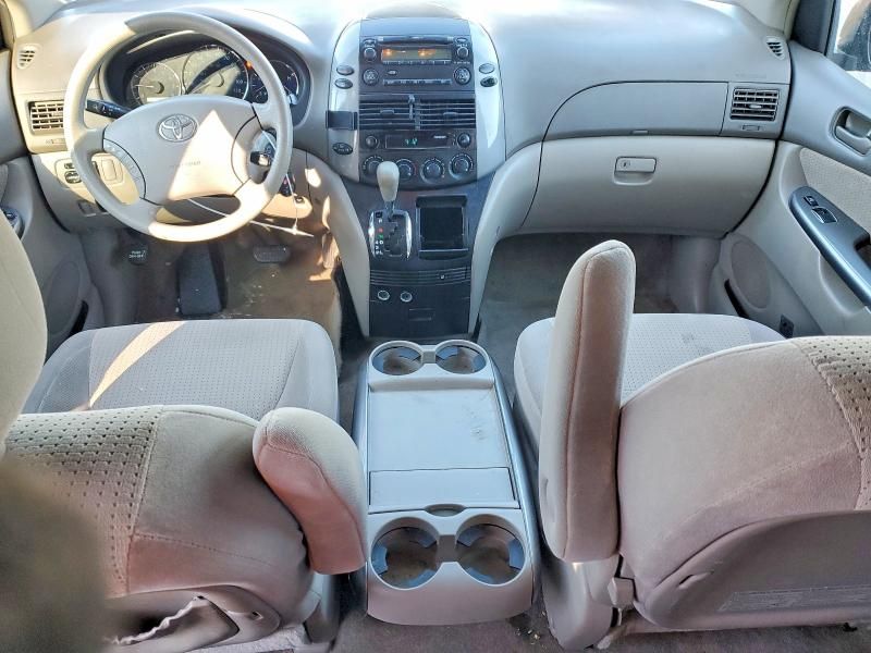 2010 Toyota Sienna ce