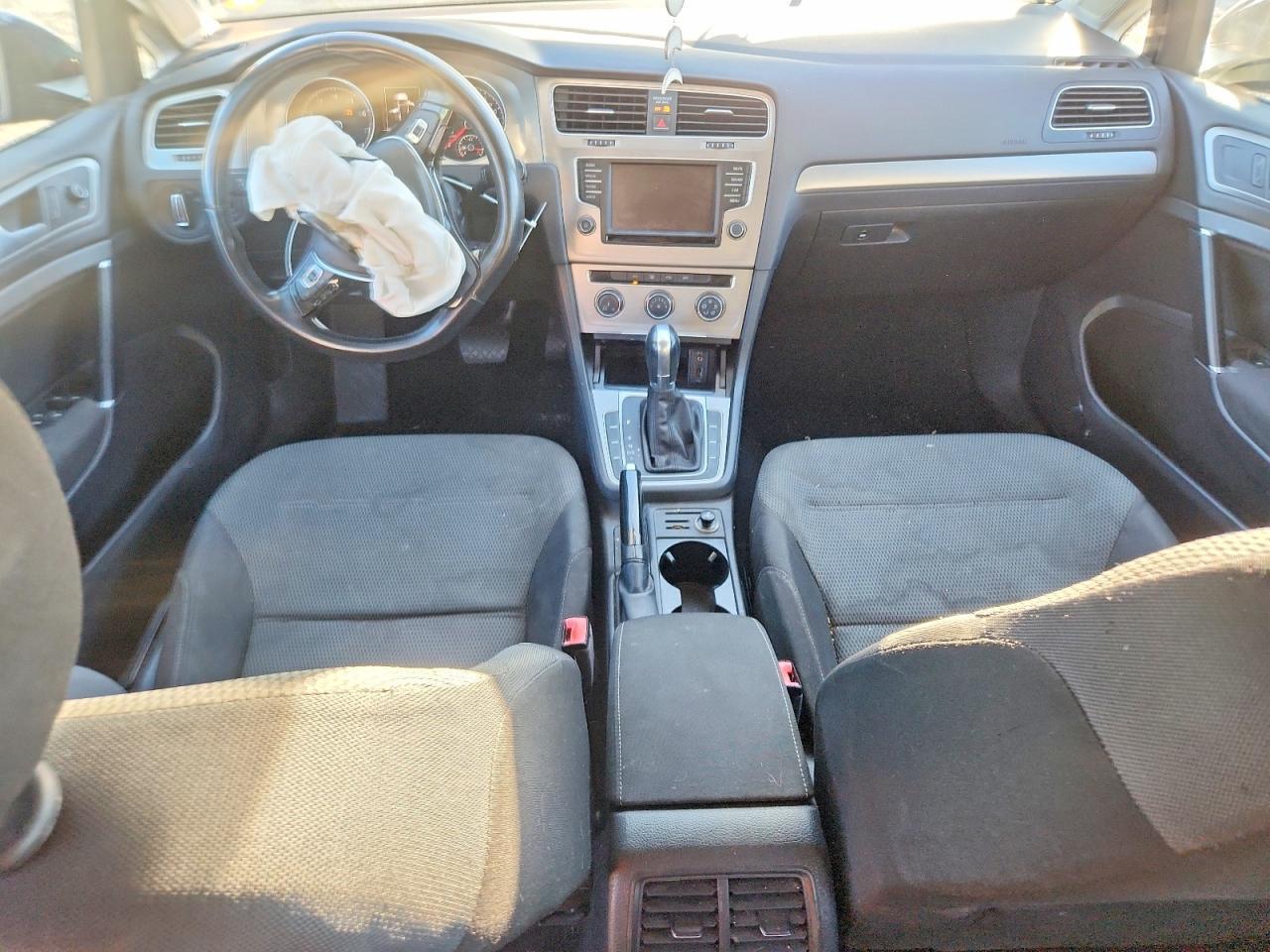 2016 Volkswagen Golf Sportwagen s