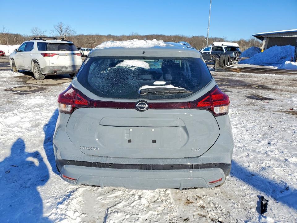 2023 Nissan Kicks sv