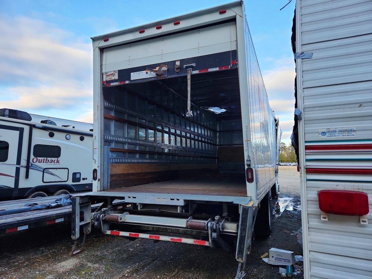 2019 Freightliner M2 106 med