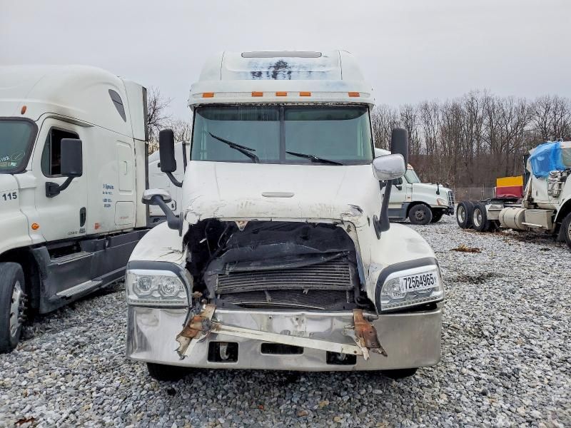 2000 Freightliner Conventional Flc120