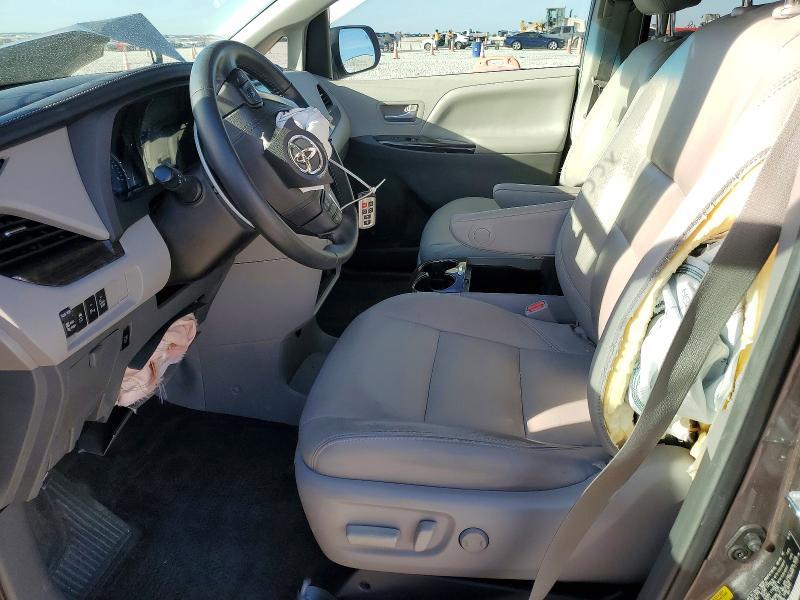 2015 Toyota Sienna xle